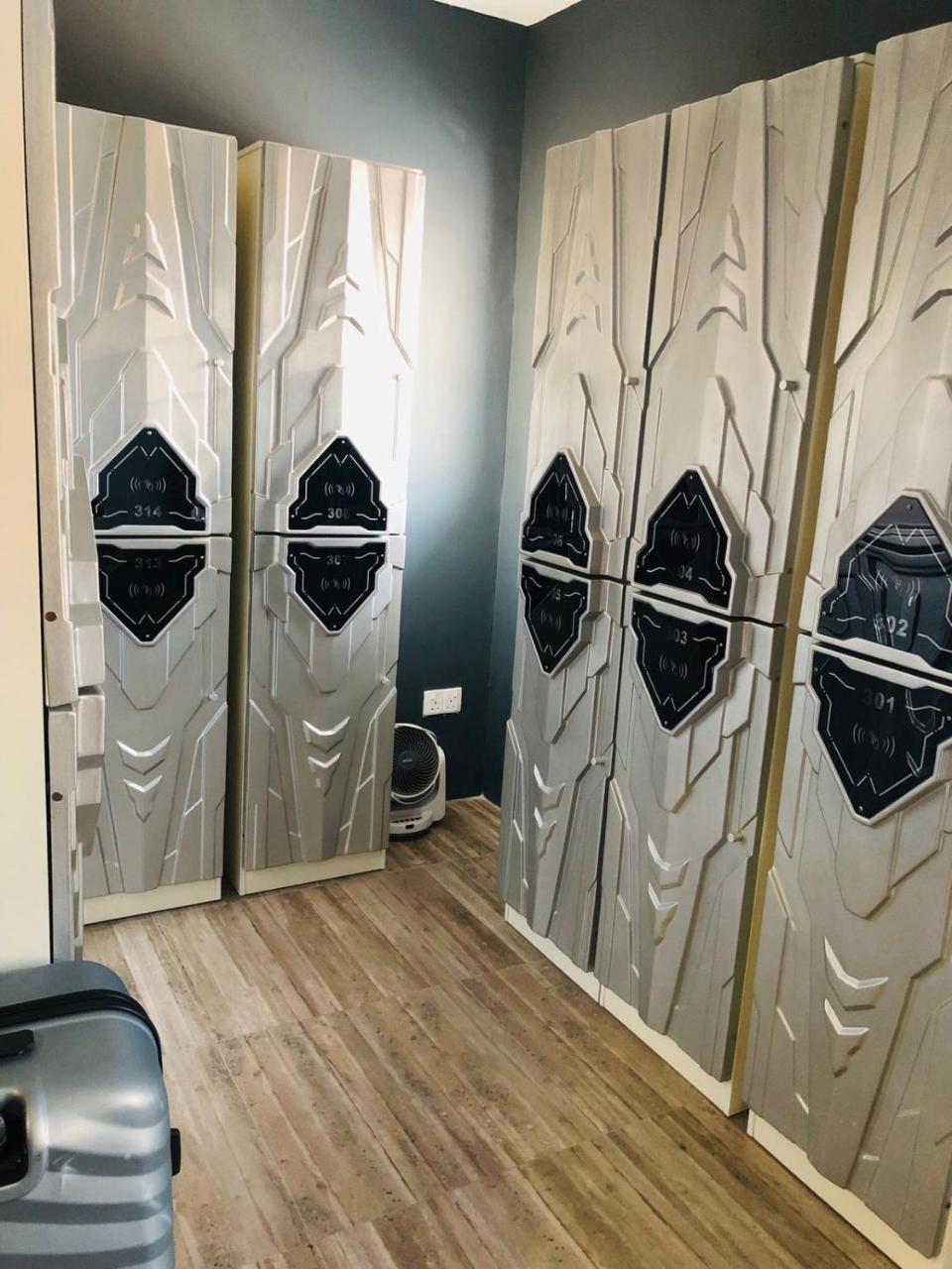 Met A Space Pod At Arab Street Singapur Zewnętrze zdjęcie
