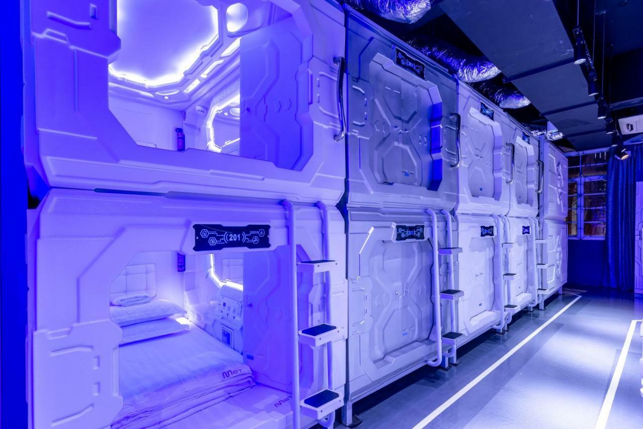 Met A Space Pod At Arab Street Singapur Zewnętrze zdjęcie