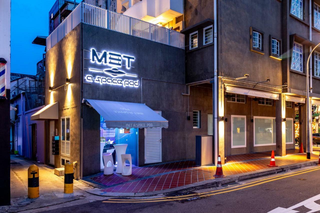 Met A Space Pod At Arab Street Singapur Zewnętrze zdjęcie